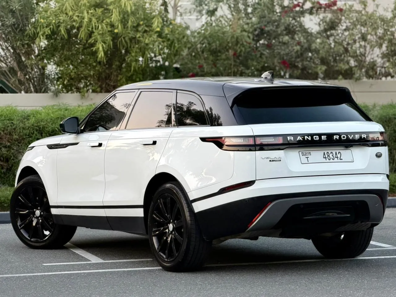 Range Rover Velar P250 S 2019 - Image 16 (April 16, 2026)