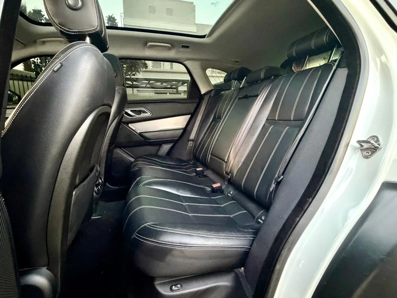 Range Rover Velar P250 S 2019 - Image 23 (April 16, 2026)