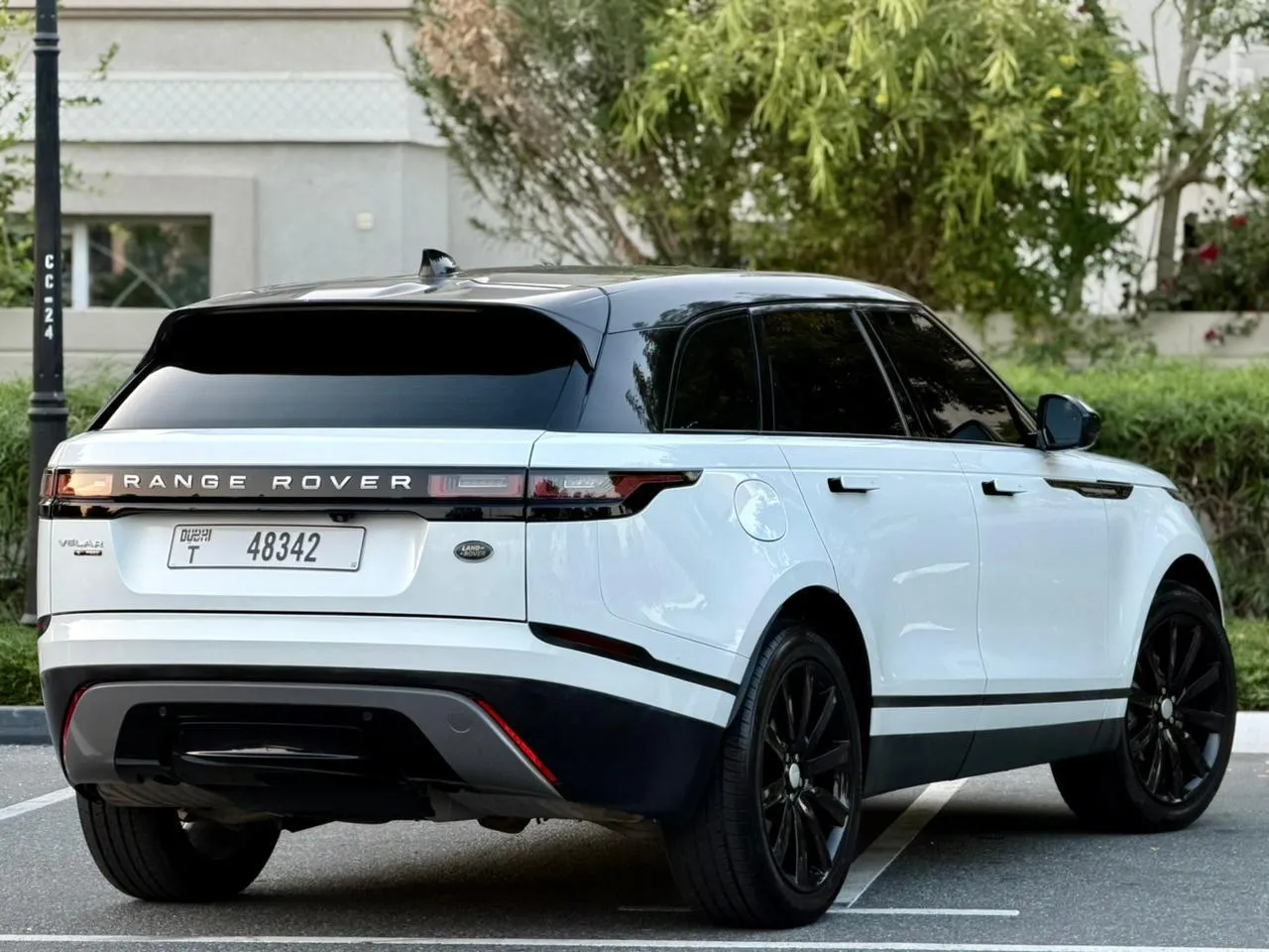 Range Rover Velar P250 S 2019 - Image 18 (April 16, 2026)