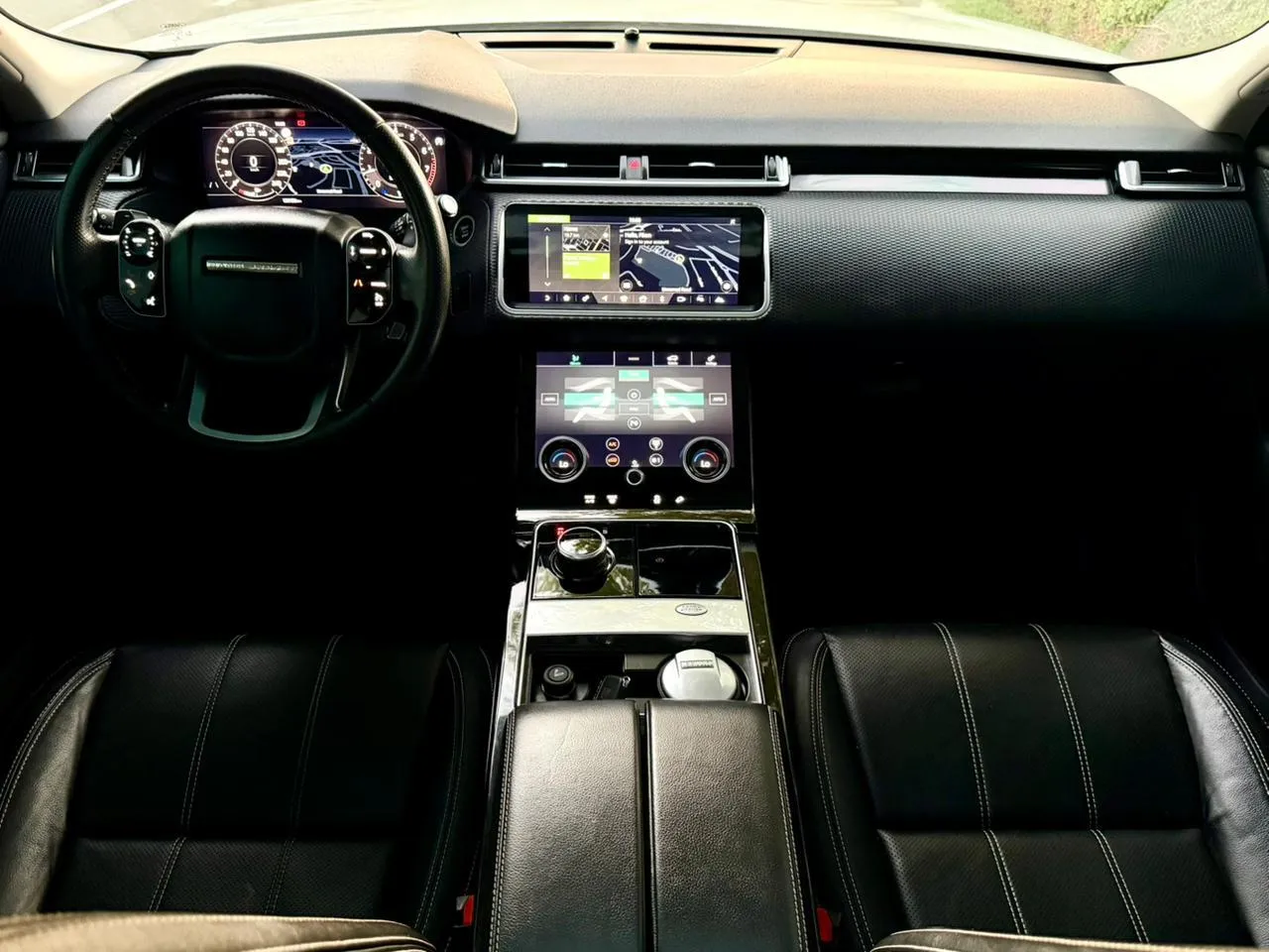 Range Rover Velar P250 S 2019 - Image 20 (April 16, 2026)