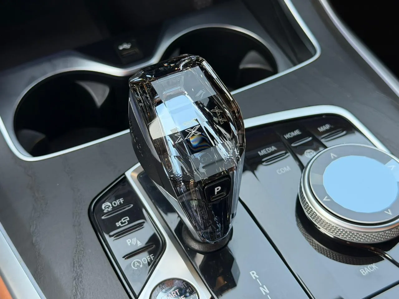 Range Rover Velar P250 S 2019 - Image 11 (April 14, 2026)