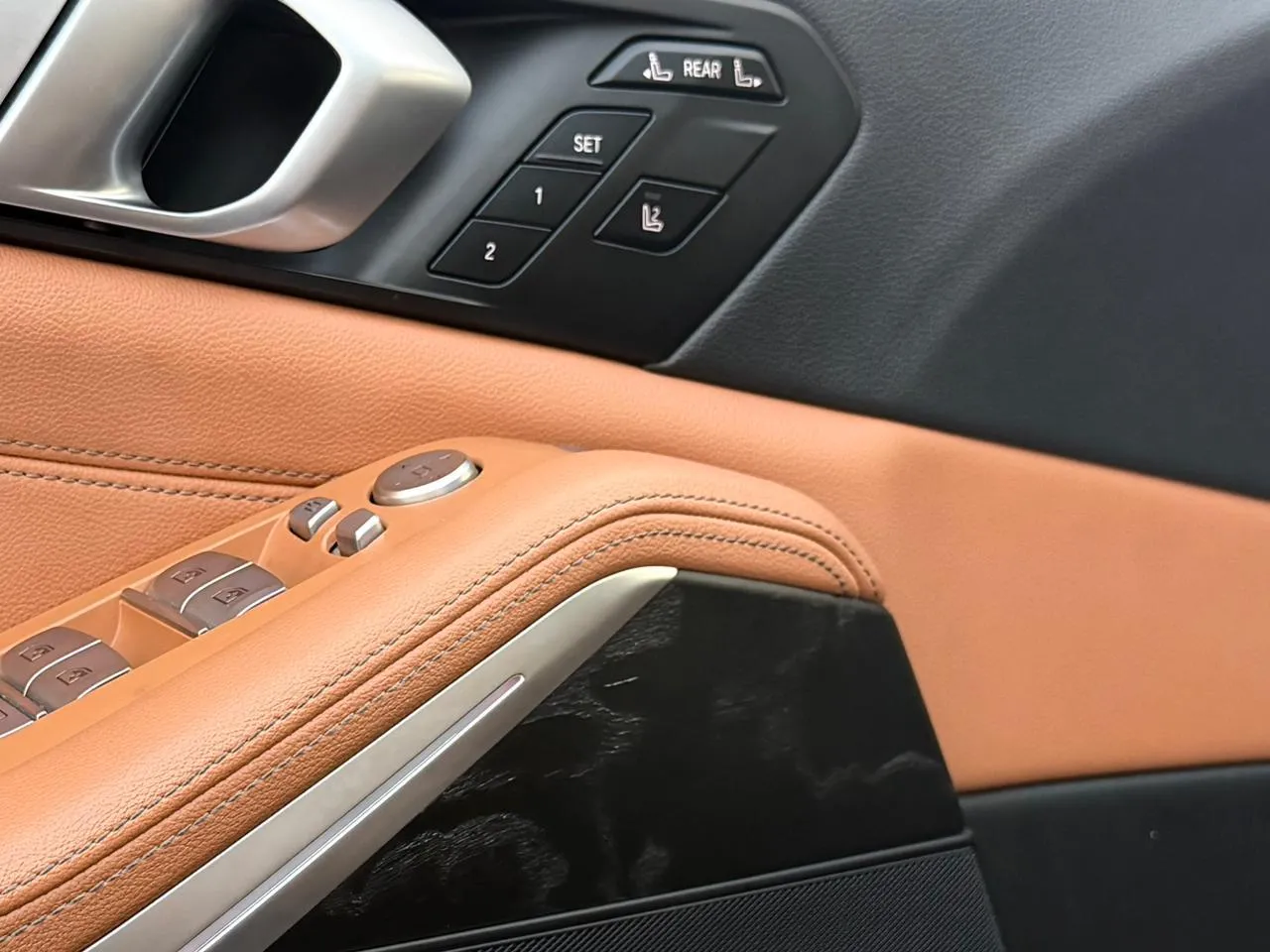 Range Rover Velar P250 S 2019 - Image 09 (April 14, 2026)
