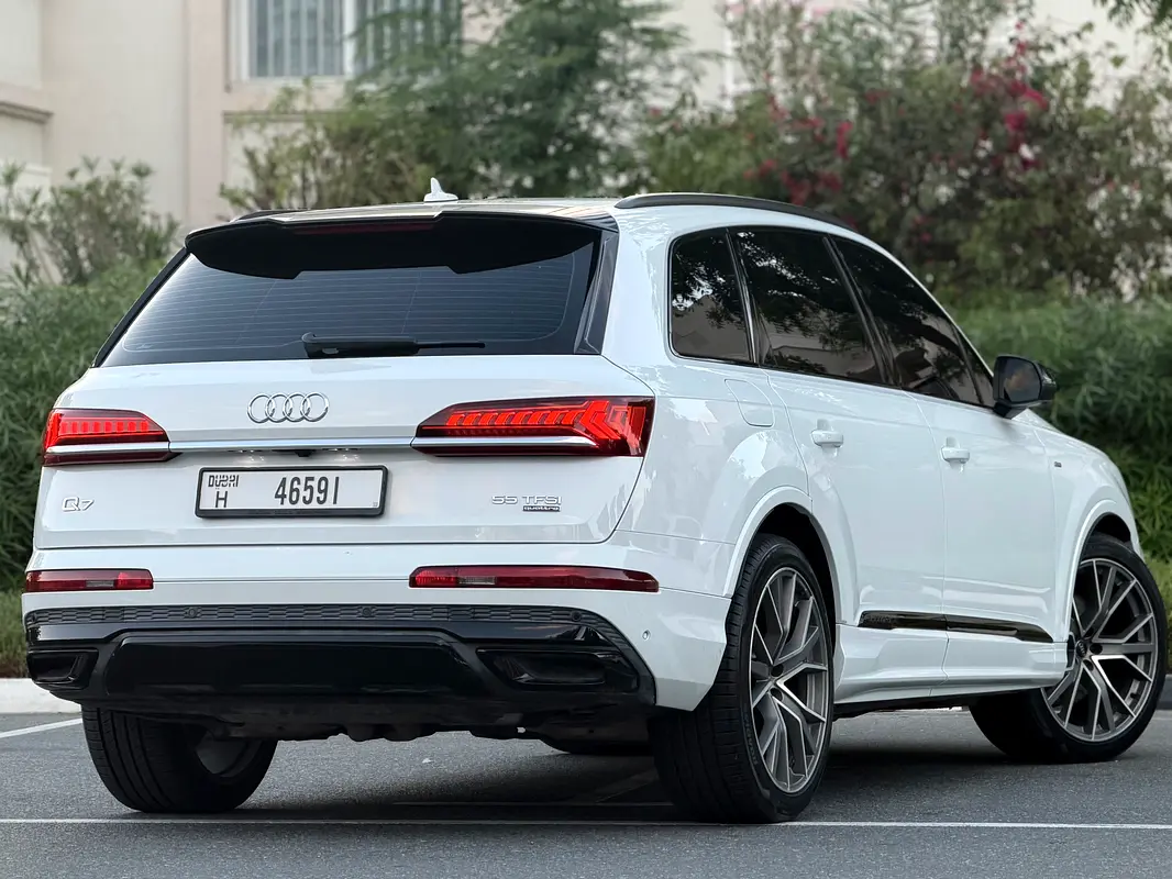 Audi Q7 S line 2020 GCC - Image 05 (May 4, 2026)