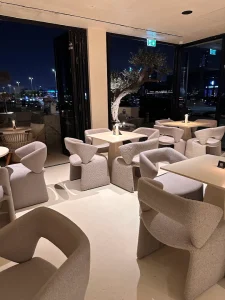 LUNE LOUNGE - Image 05 (September 23, 2026)